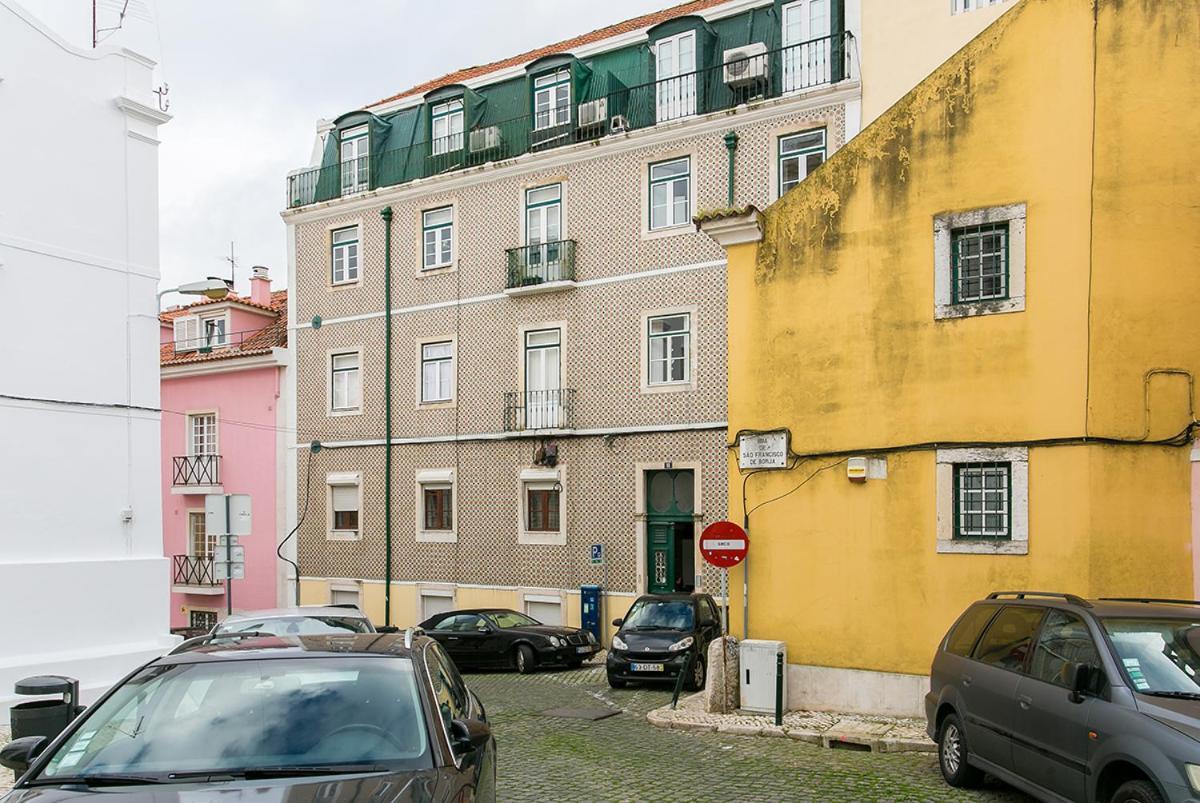 Lovelystay - Cozy 3Bdr Apartment In Estrela Lisbon Exterior photo