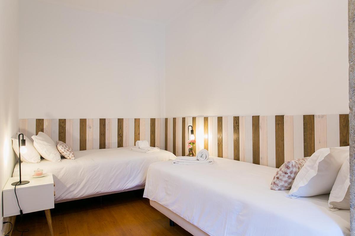 Lovelystay - Cozy 3Bdr Apartment In Estrela Lisbon Exterior photo