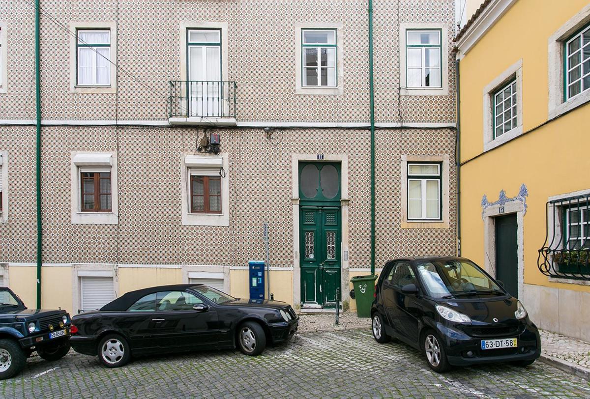 Lovelystay - Cozy 3Bdr Apartment In Estrela Lisbon Exterior photo