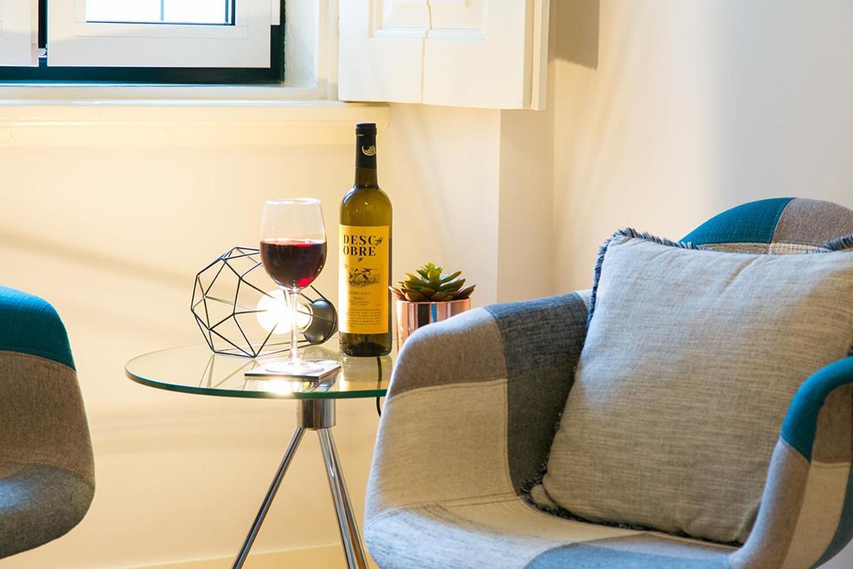Lovelystay - Cozy 3Bdr Apartment In Estrela Lisbon Exterior photo